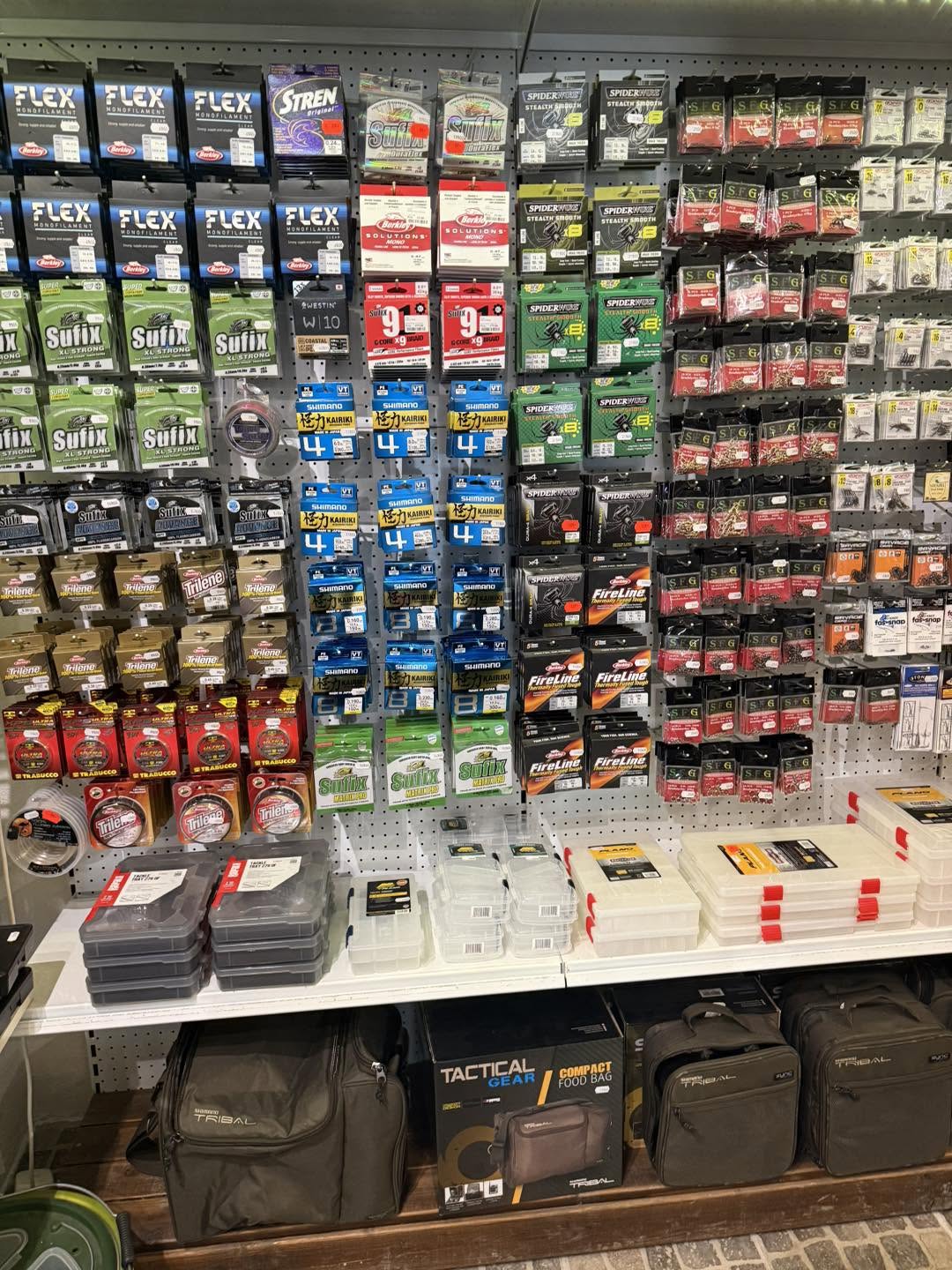 Fiskeliner i grejbutikken